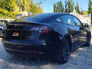 Tesla Model 3 foto 4