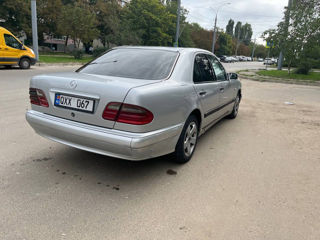 Mercedes E-Class foto 4