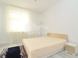 Apartament cu 3 camere, reparație euro, Centru, 450 € ! foto 5