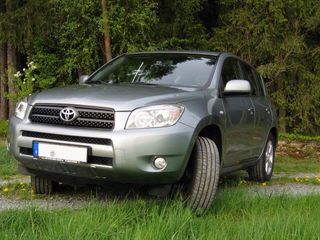 Toyota Rav 4 foto 1