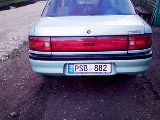 Mazda 323 foto 3