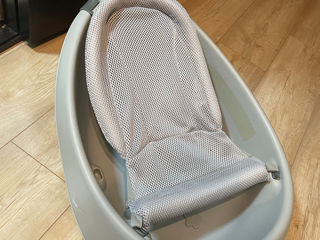 Cădiță de baie pentru bebeluși Moby Skip Hop – Grey