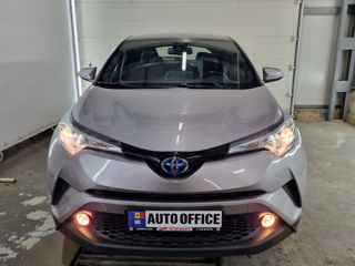 Toyota C-HR foto 2