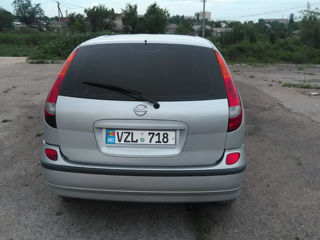 Nissan Almera Tino foto 4