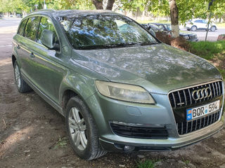 Audi Q7 фото 10