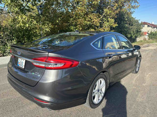 Ford Fusion foto 3