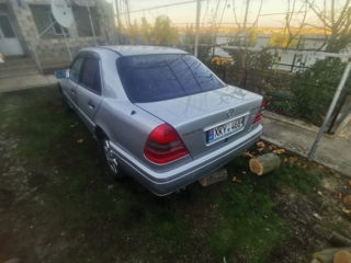 Mercedes C-Class foto 7