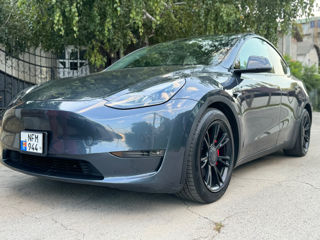 Tesla Model Y foto 5