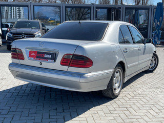 Mercedes E Class foto 3