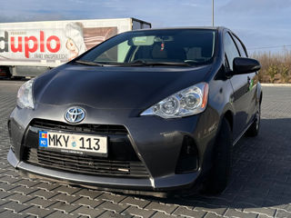 Toyota Prius c foto 2