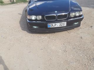 BMW 7 Series foto 3