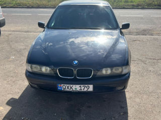 BMW 5 Series foto 9