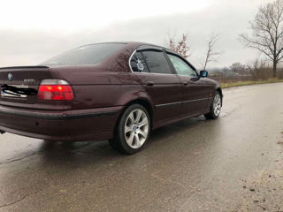 BMW 5 Series foto 4