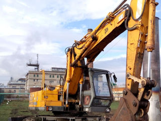 Servicii excavator JCB150w 18 tone, Kamaz