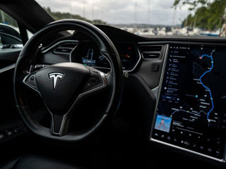 Tesla Model S foto 4