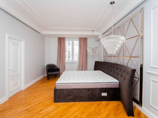 Apartament cu 4 camere, 330 m², Centru, Chișinău foto 5