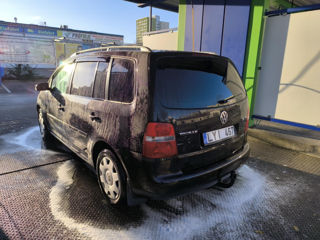 Volkswagen Touran foto 9