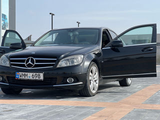 Mercedes C-Class foto 1