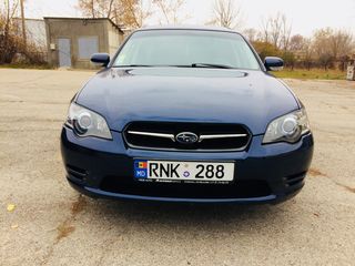 Subaru Legacy foto 6