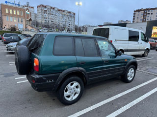 Toyota Rav 4 foto 4