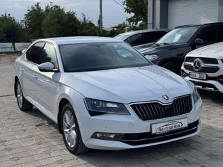 Skoda Superb foto 1