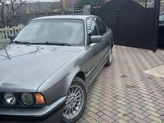 BMW 5 Series foto 4