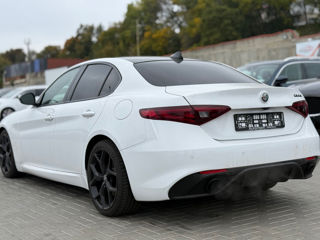 Alfa Romeo Giulia foto 4