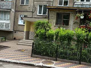 3-комн. кв., 49 м², 3/5 эт.