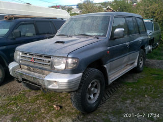 Mitsubishi Pajero foto 2