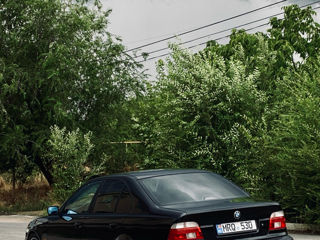 BMW 5 Series foto 6