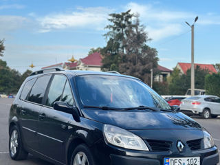 Renault Grand Scenic foto 2