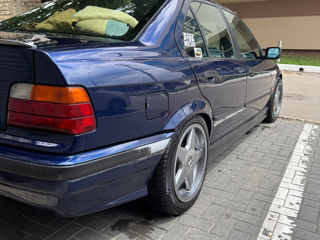 BMW 3 Series фото 3