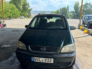 Opel Zafira foto 1