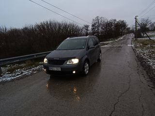 Volkswagen Touran foto 7