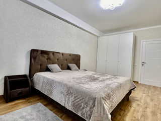 Apartament cu 2 camere, 75 m², Buiucani, Chișinău foto 2