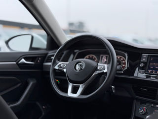 Volkswagen Jetta foto 8