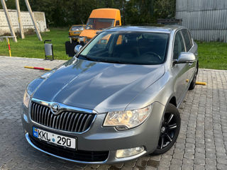 Skoda Superb foto 2