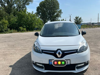 Renault Grand Scenic foto 2