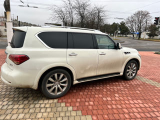 Infiniti QX56 foto 5