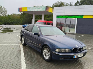 BMW 5 Series foto 2