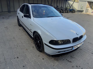 BMW 5 Series foto 4