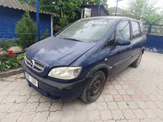 Opel Zafira foto 1