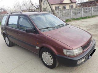 Mitsubishi Space Wagon foto 5