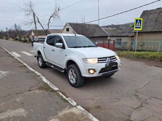 Mitsubishi L200 foto 2