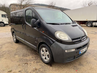 Opel Vivaro foto 8