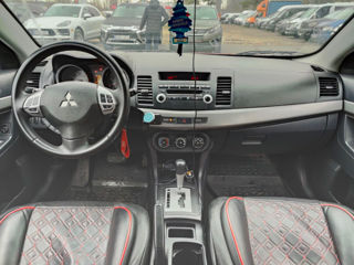 Mitsubishi Lancer foto 8