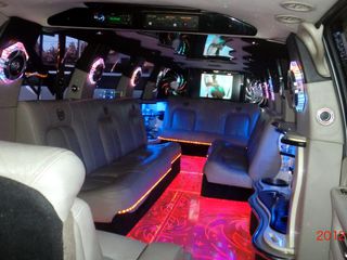 Очень красивые лимузины "Elite Limo".  Акция!!! 5 часов = 250 евро. foto 5