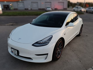 Tesla Model 3 foto 2