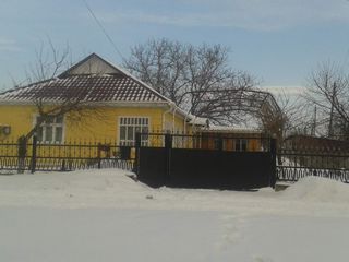 Se vinde casa in satul Zirnesti, orasul Cahul foto 1