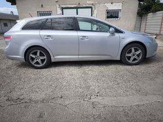 Toyota Avensis foto 4